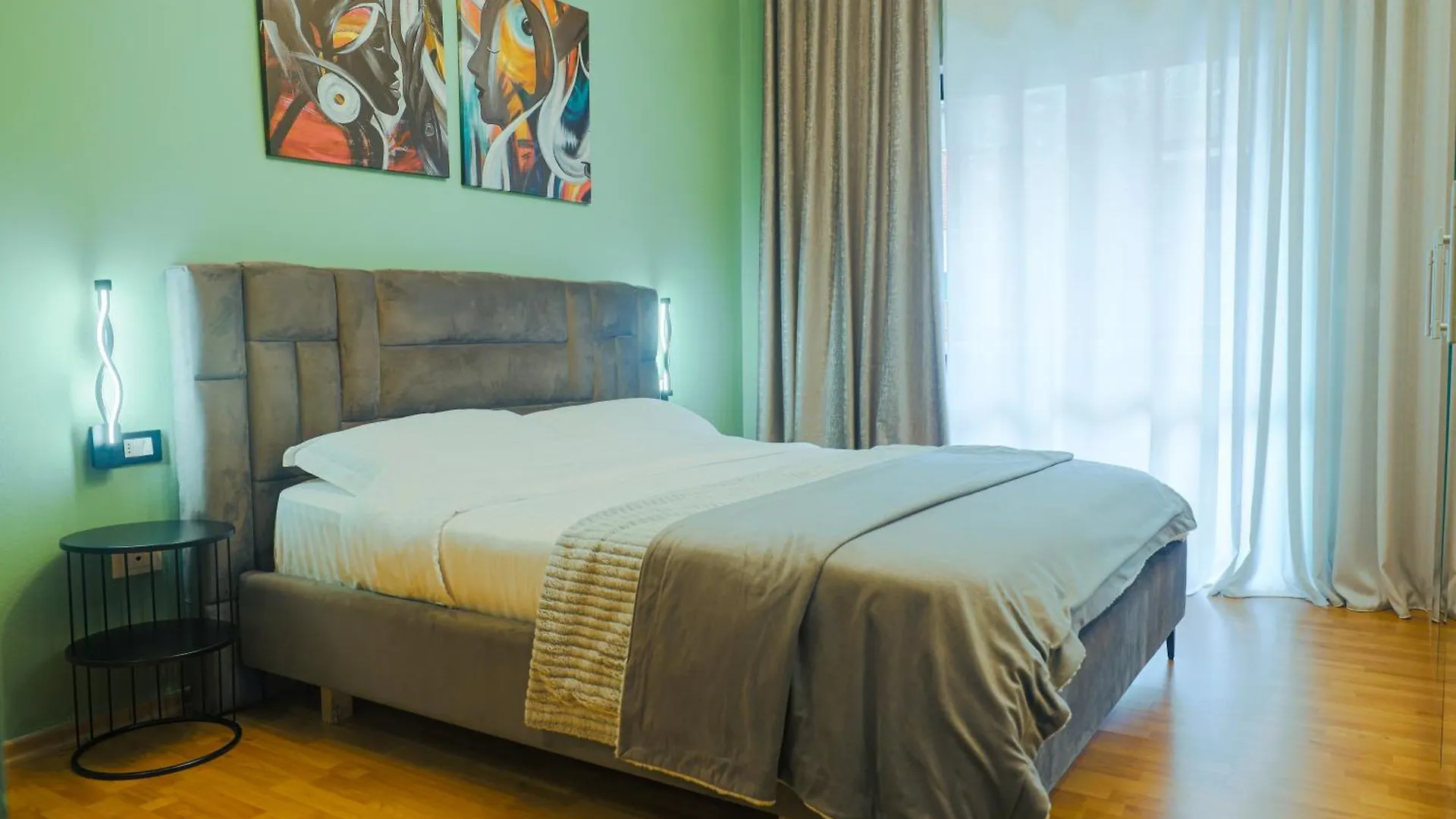 Apartman Middle Center Gallery 1 Skanderbeg Square Tirana