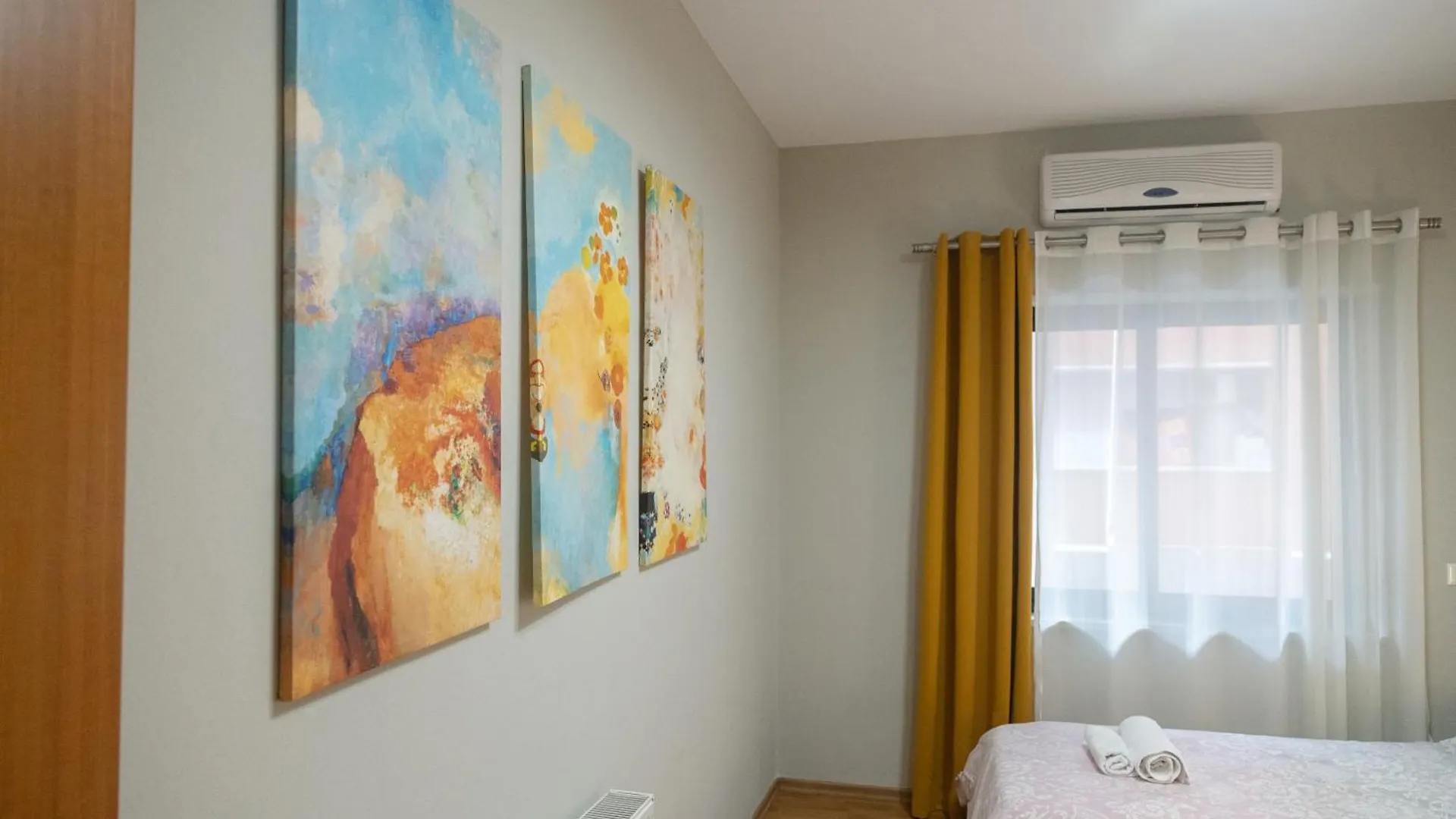 Middle Center Gallery 1 Skanderbeg Square Tirana Apartman